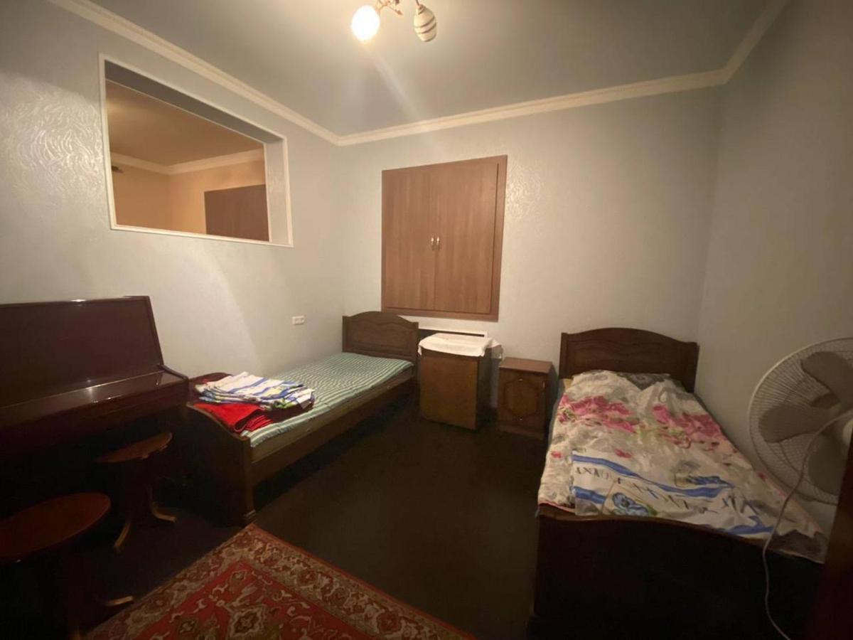 Hero Hostel Ереван Экстерьер фото